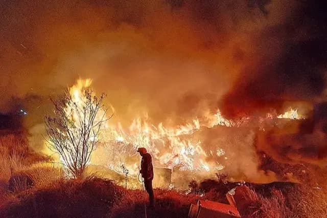 Triple incendio amenaza comunidades en Cuapiaxtla