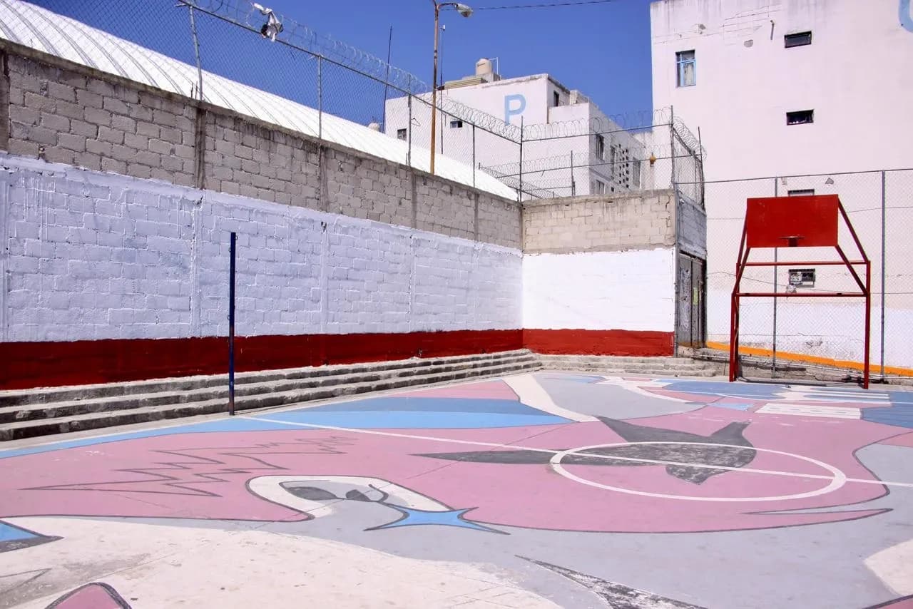 Realiza Gobierno de Pepe Chedraui Jornada de Pintura en Cancha La Rosa