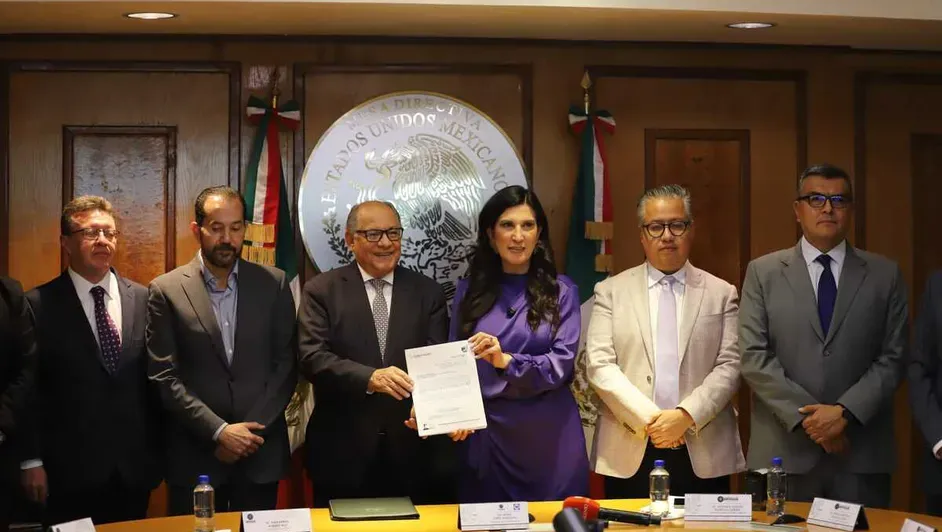 Diputados reciben propuesta de Reforma Electoral; prevé cambios a 11 artículos