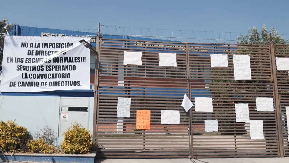 Escuelas normales de Puebla se van a paro; acusan imposición de directivos