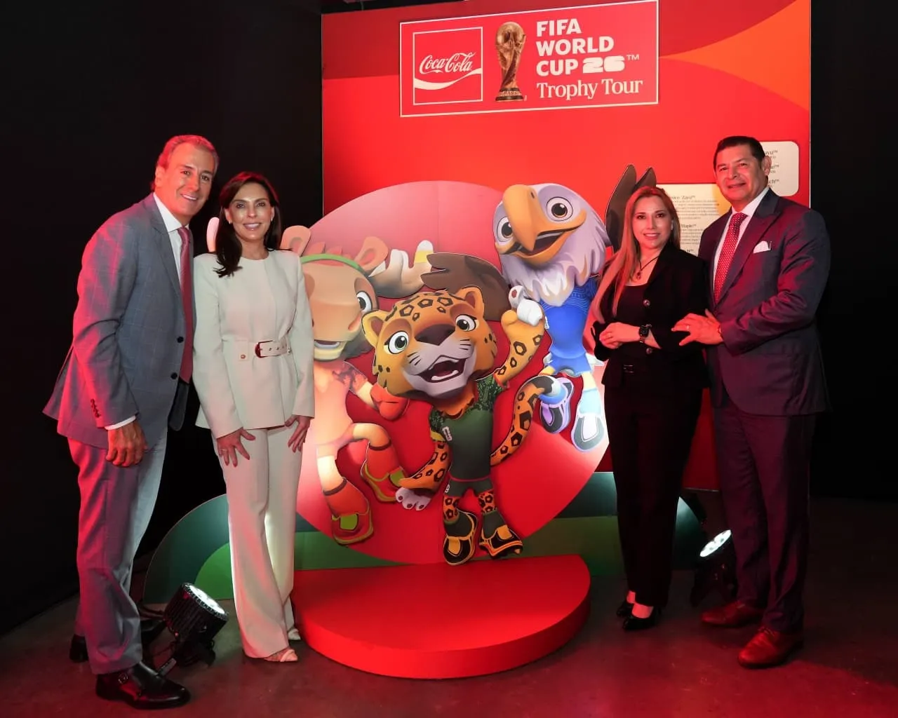 Armenta y Chedraui presentan la FIFA World Cup Trophy Tour 2026 en Puebla Capital