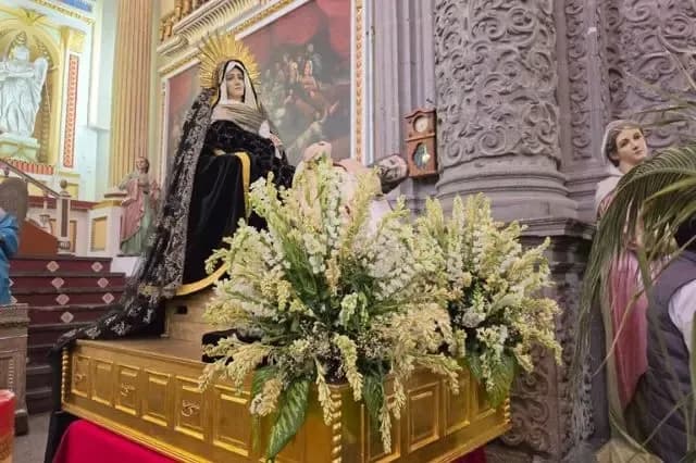 Así prepara Cofradía de San José a imágenes para Procesión de Viernes Santo
