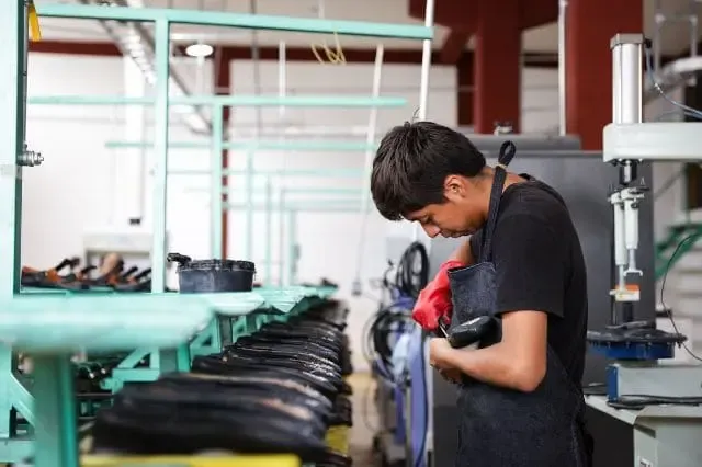 Empleo formal crece en primer trimestre 2026, pero es menor al año pasado