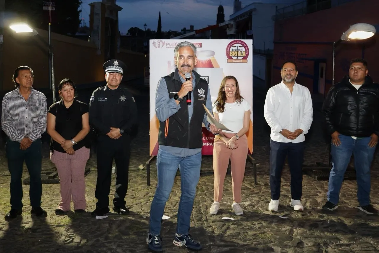 Llega Puebla Brilla al Barrio del Alto; se modernizan 141 luminarias con LED