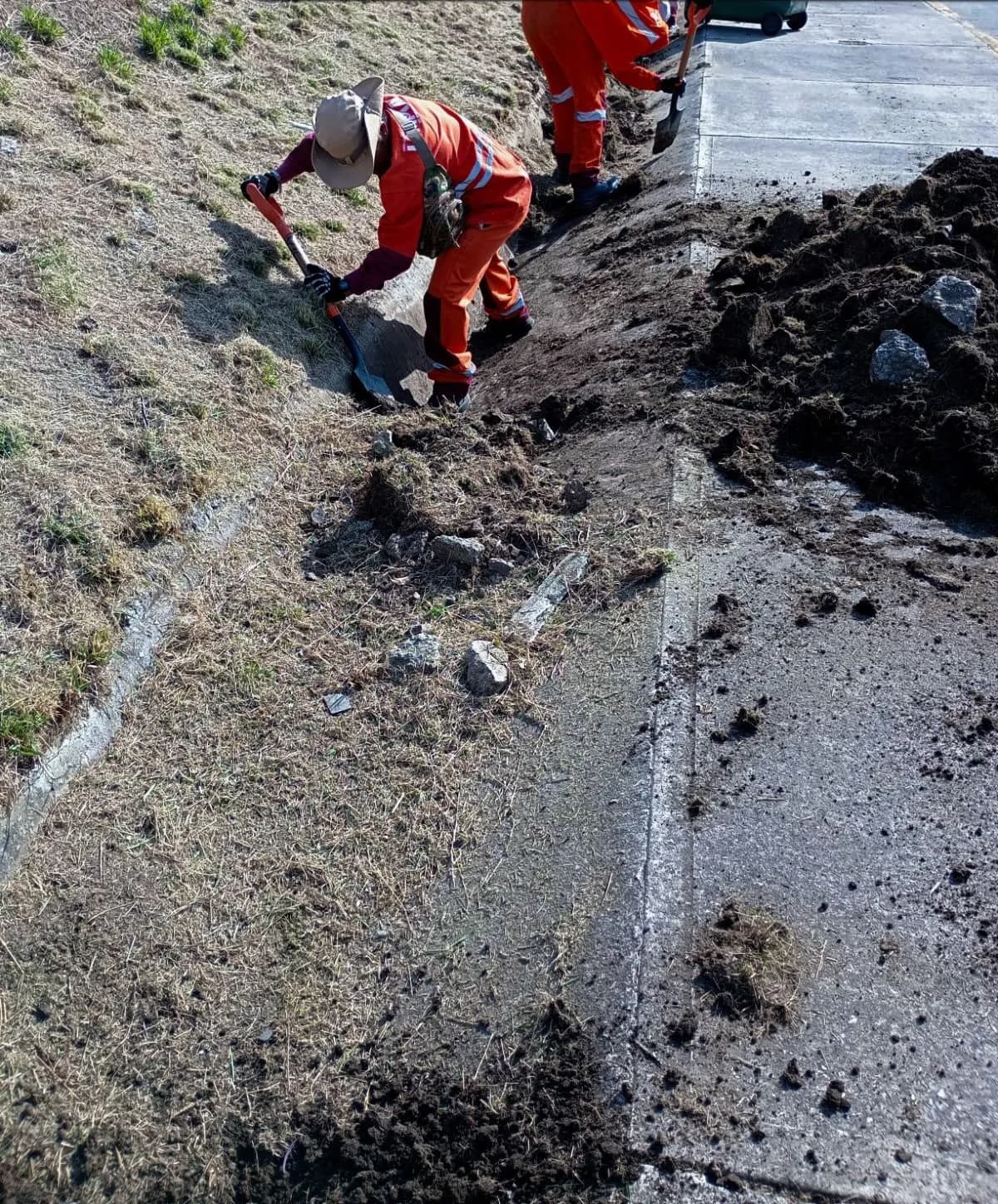 Intensifican limpieza de cunetas en Bulevar Atlixcáyotl ante temporada de lluvias