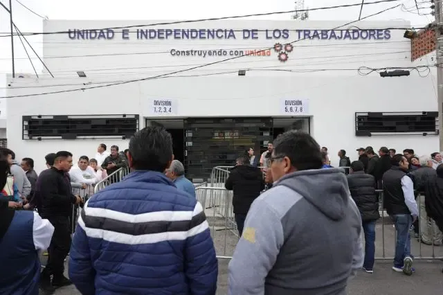 Sindicato de VW acuerda pedir aumento del 12 a 15%; el año pasado tuvieron 4%