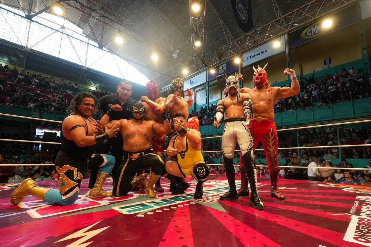 Con función de lucha libre celebran el Día de la Niñez
