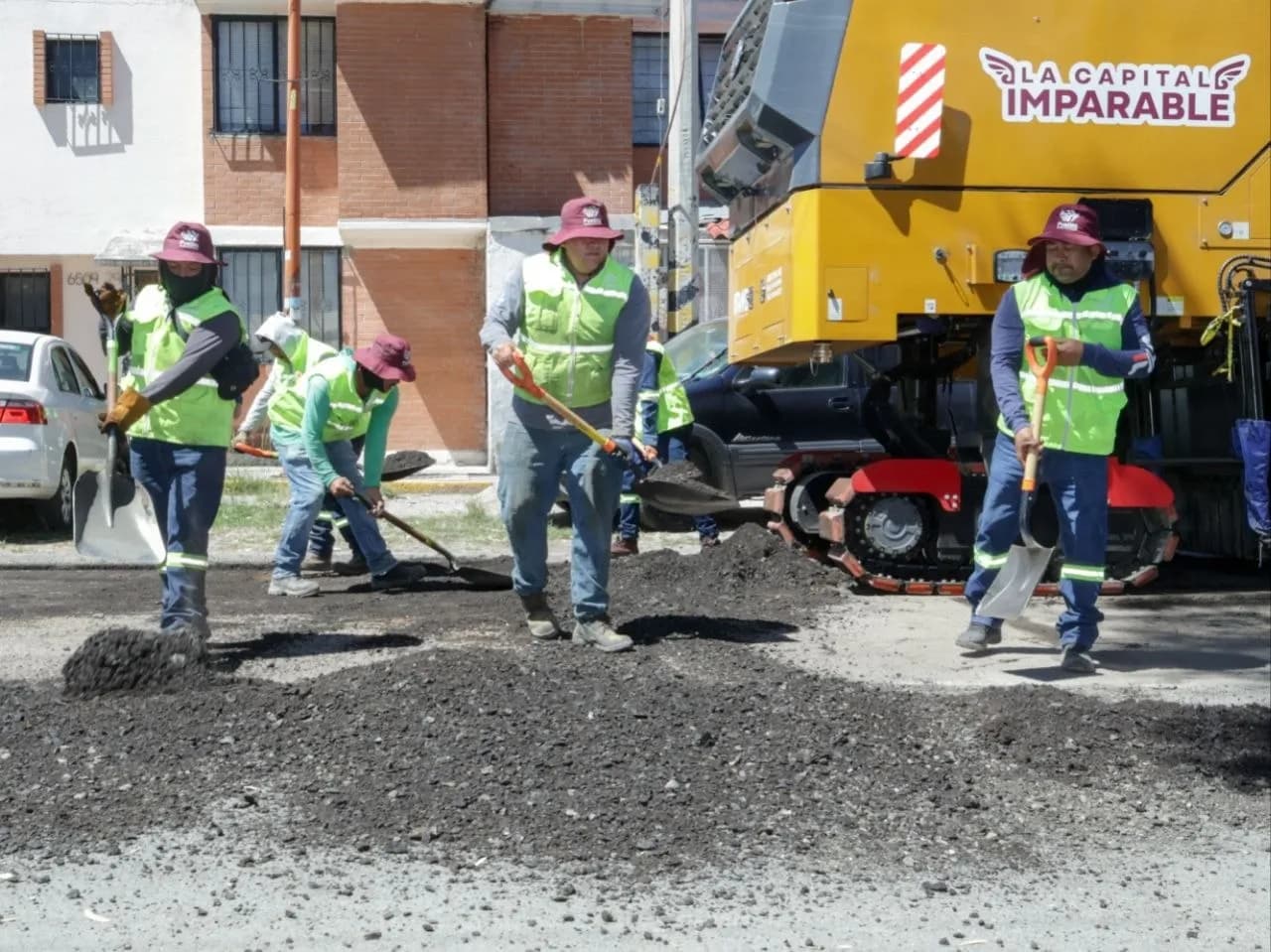 Supervisan intervención del Tren Capitalino de Pavimentación en la colonia Vicente Guerrero