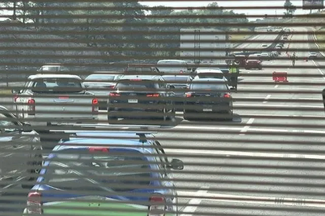 Cierre de carril provoca filas de 5.5km en la autopista México-Puebla