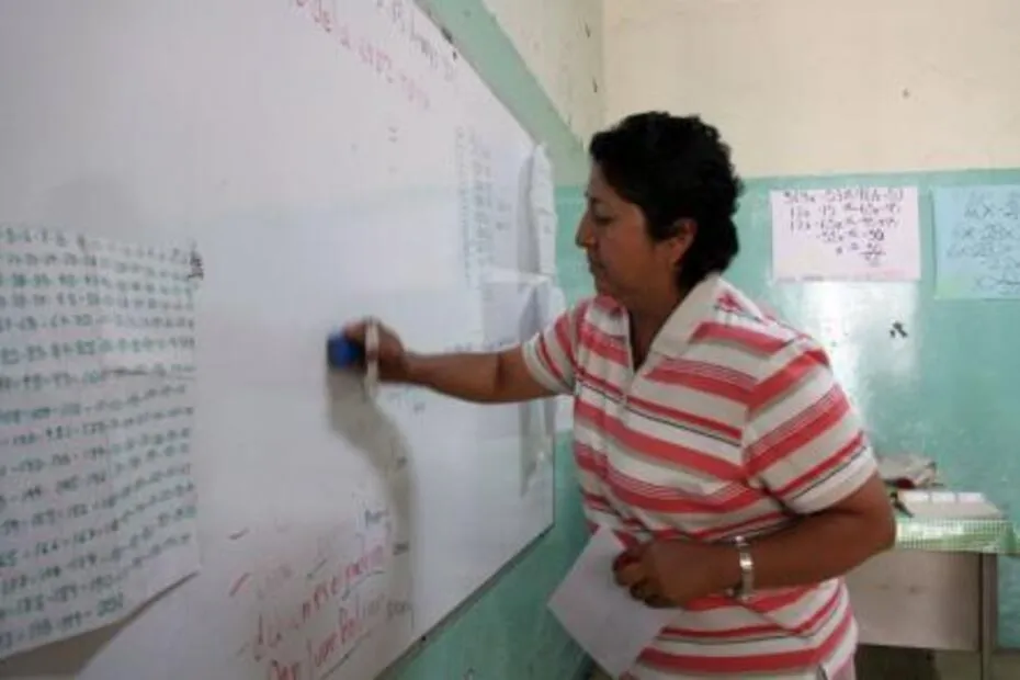 En Puebla casi 2 mil maestros trabajan con contrato provisional