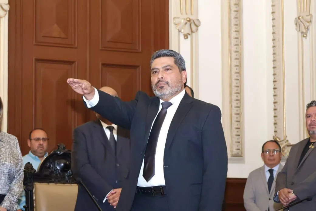 Nombra Cabildo a Alfonso Aguilar como secretario del Ayuntamiento de Puebla