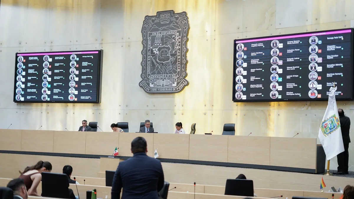 Congreso aprueba la concesión de los paraderos del transporte público por 10 años en Puebla