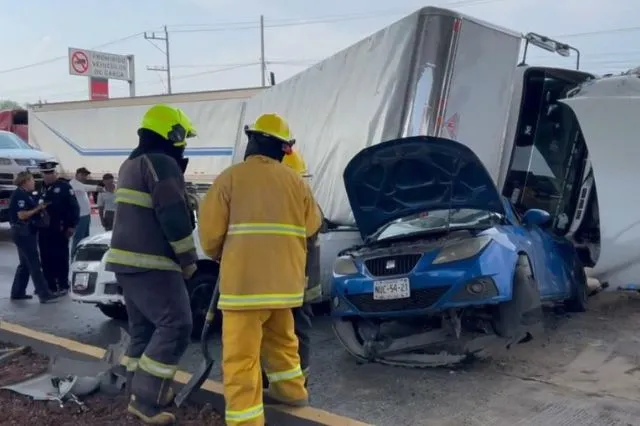 Tres heridos deja choque múltiple en la autopista México–Puebla
