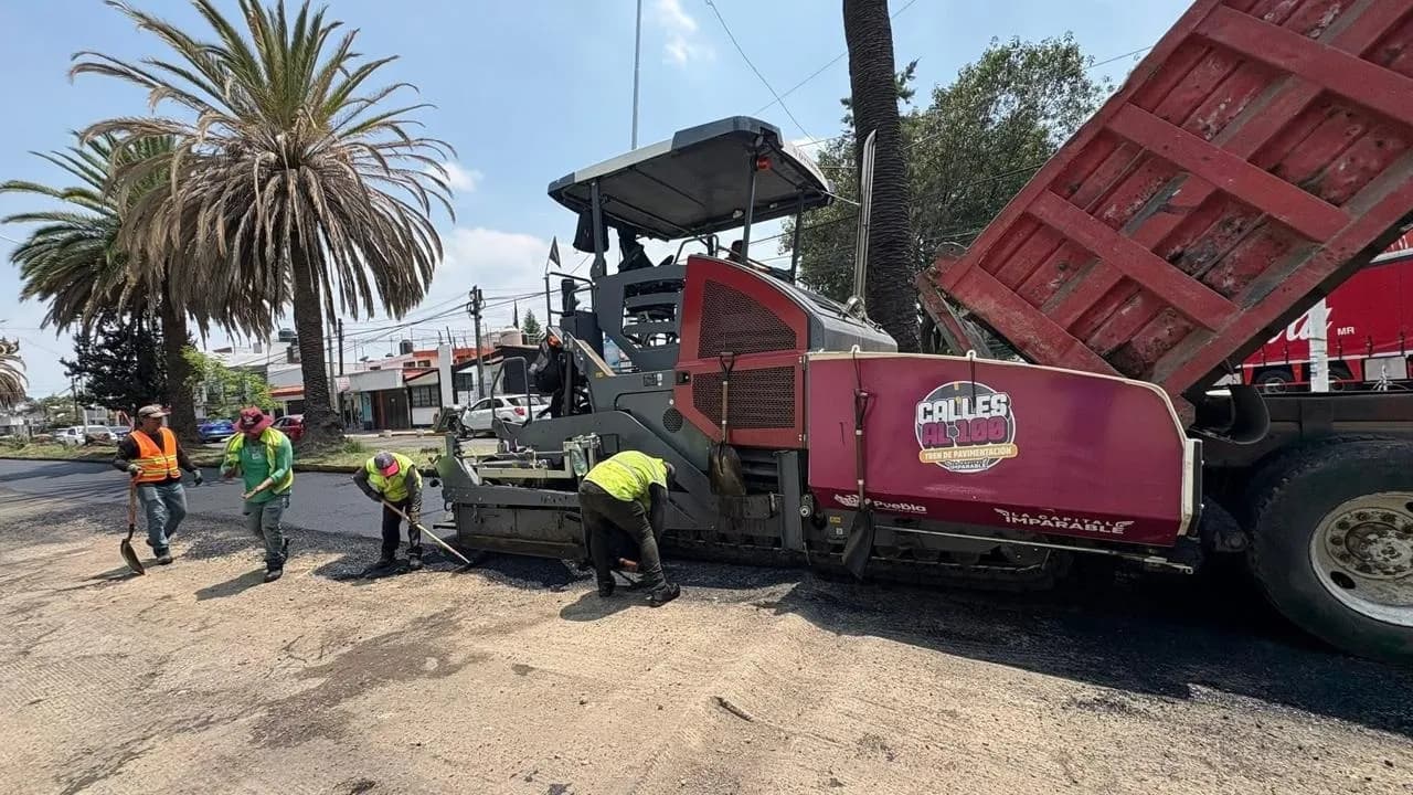 Fortalecen vialidades con el Tren Capitalino de Pavimentación
