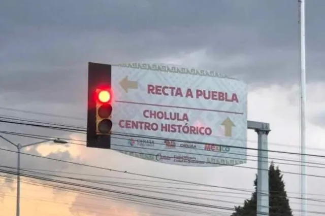 Conductores en Cholula acusan señalamientos sin visibilidad nocturna