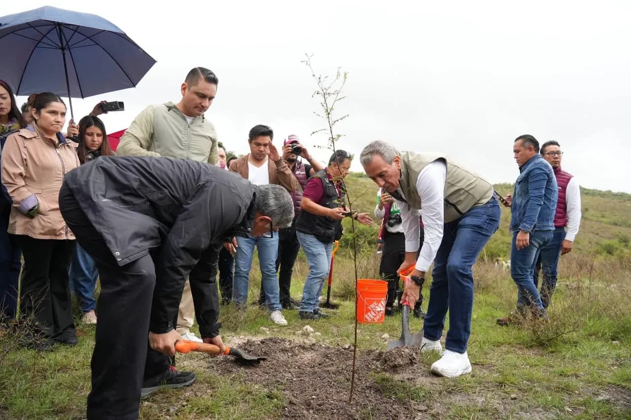 Encabezan jornada de reforestación en Ecocampus BUAP