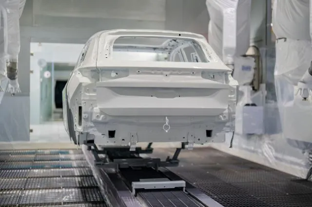 Volkswagen anuncia paro de 2 semanas para julio; salarios al 57%