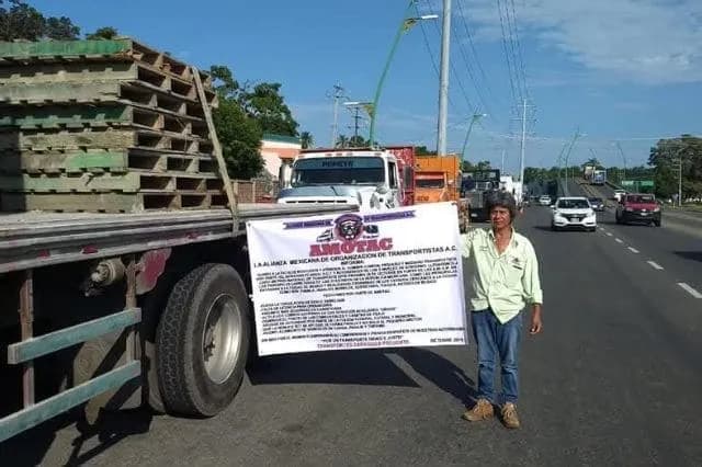 Cancelan mega movilización nacional de la AMOTAC tras reunión con Segob