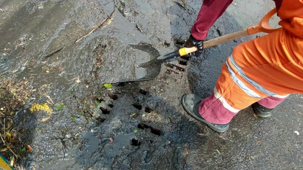 Ayuntamiento de Puebla refuerza limpieza de alcantarillas por temporada de lluvias