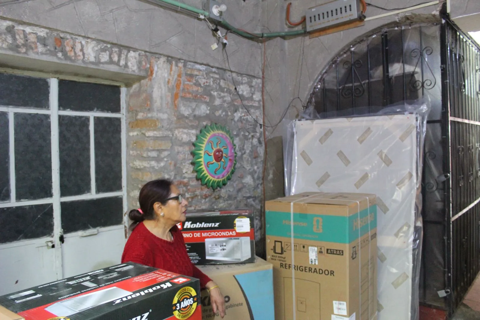 Ayuntamiento de Puebla mantiene entrega de enseres a familias afectadas por lluvia atípica