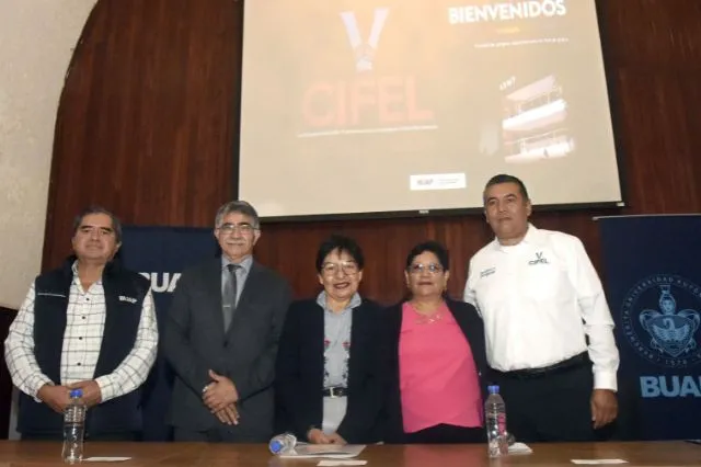 Inaugura Lilia Cedillo congreso internacional en la Facultad de Lenguas