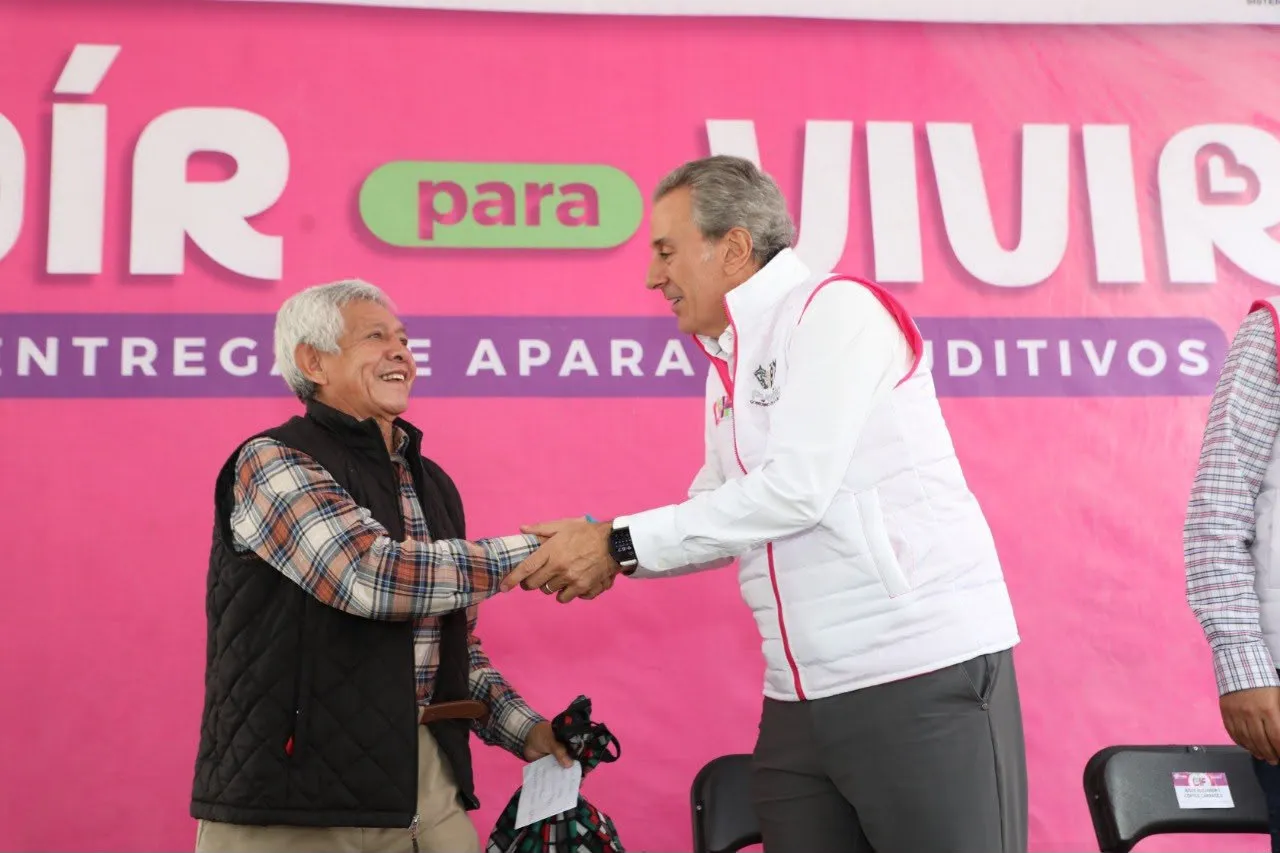 Gobierno de la Ciudad entrega 50 aparatos auditivos gratuitos en San Baltazar Campeche; ya suman más de 300