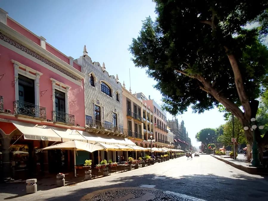 ¿Saldrás esta tarde? Puebla espera lluvia, viento y radiación UV extrema