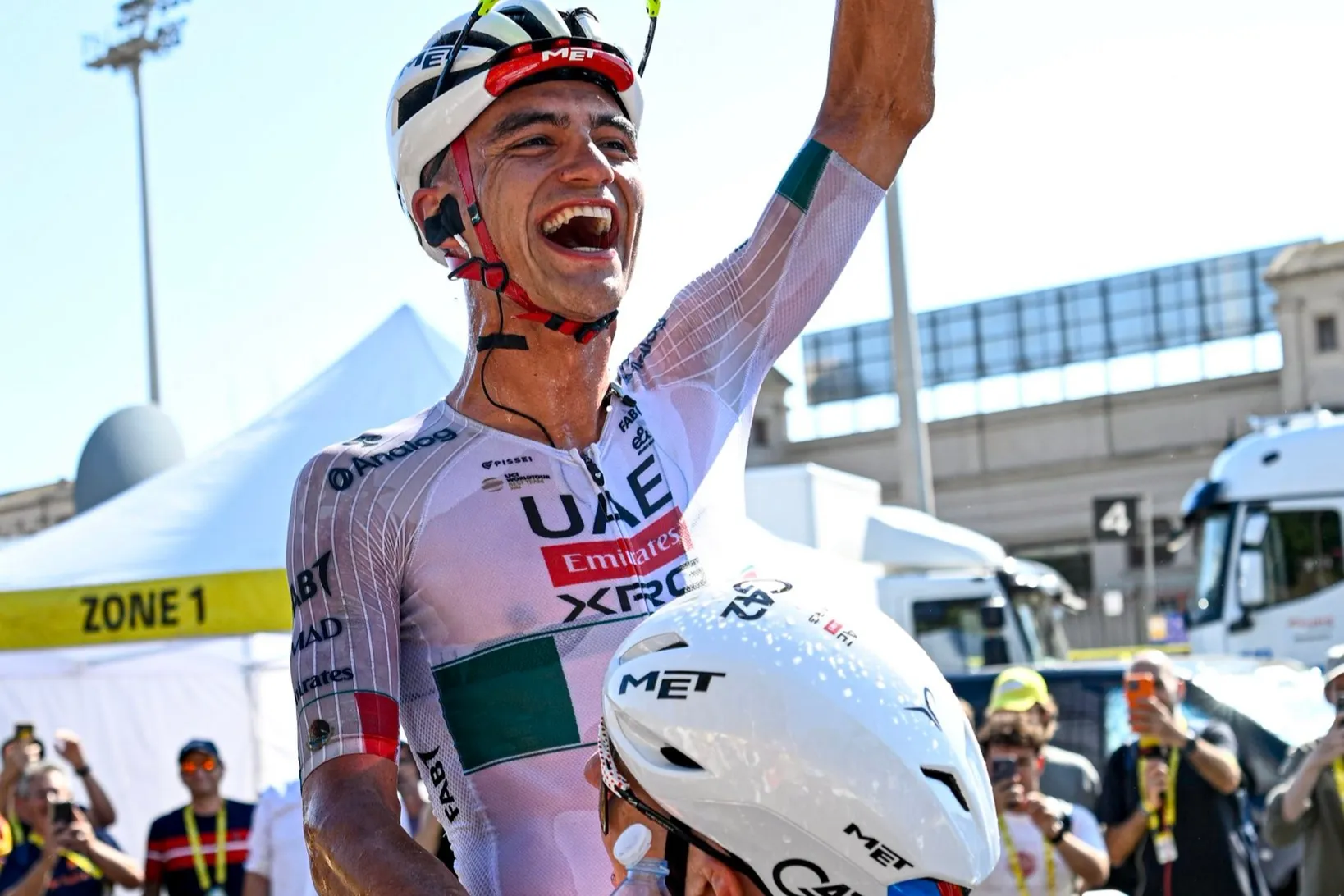 Isaac del Toro logra el segundo lugar en la etapa 14 del Tour de Francia