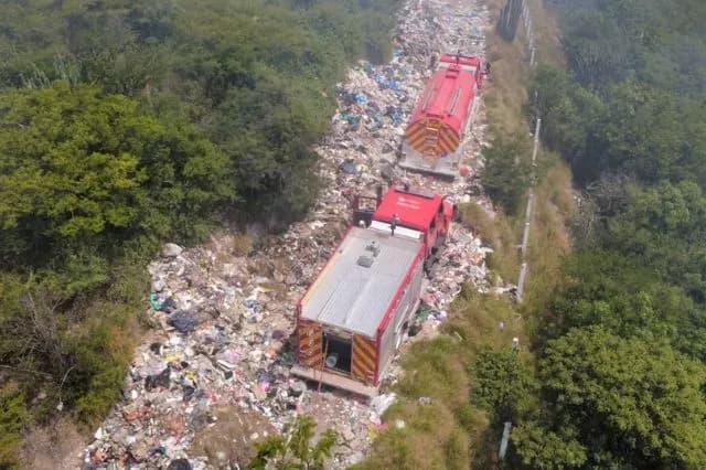 Humo del basurero de Acatlán afecta a vecinos; exigen acelerar combate