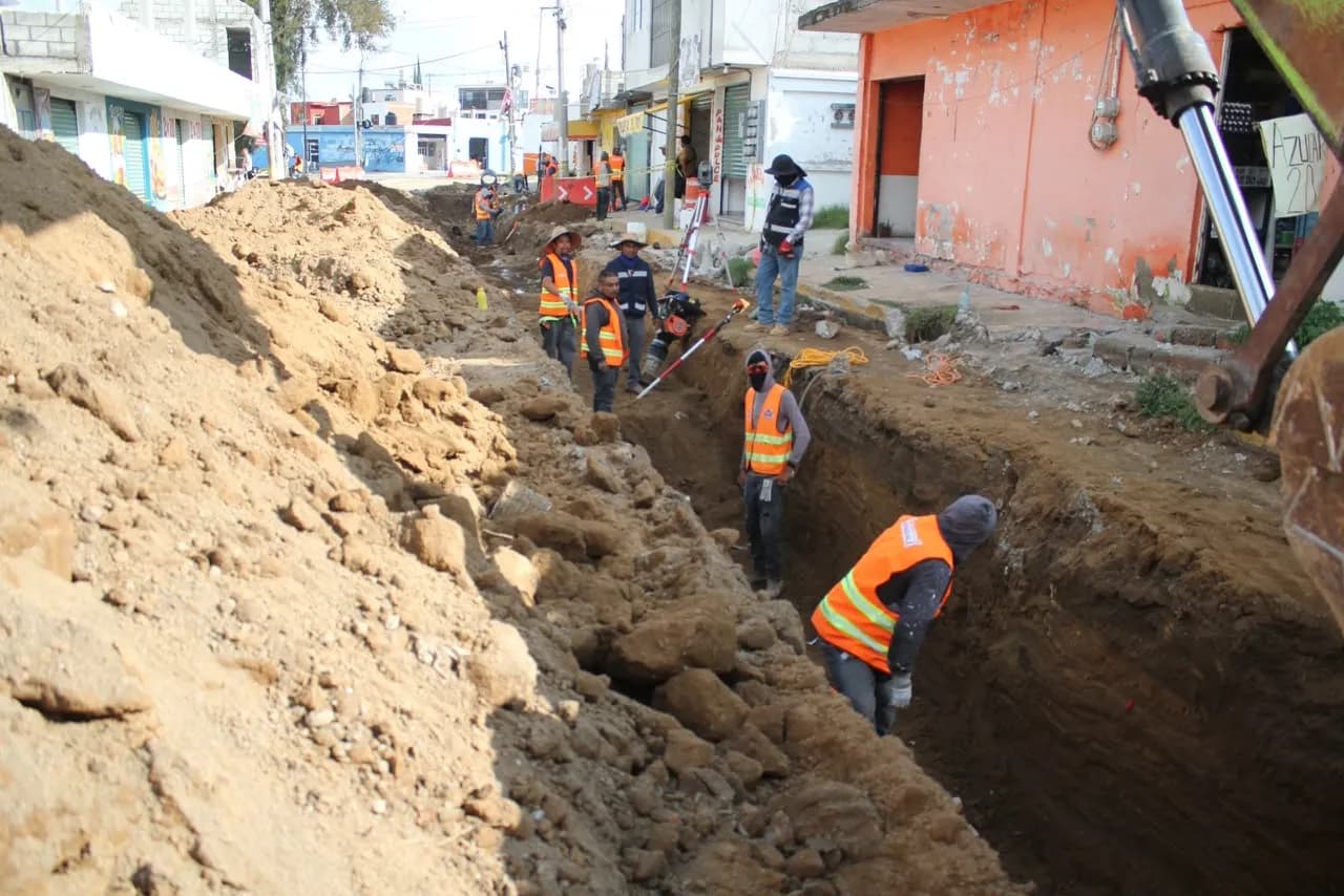 Ayuntamiento de Puebla rehabilita calle de Romero Vargas con banquetas, drenaje y alumbrado