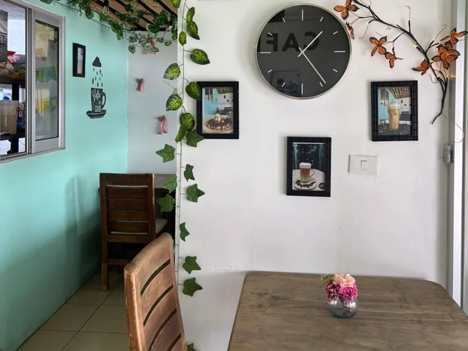 Paraje 102: desayunos, cheesecake, café y coctelería en un mismo lugar