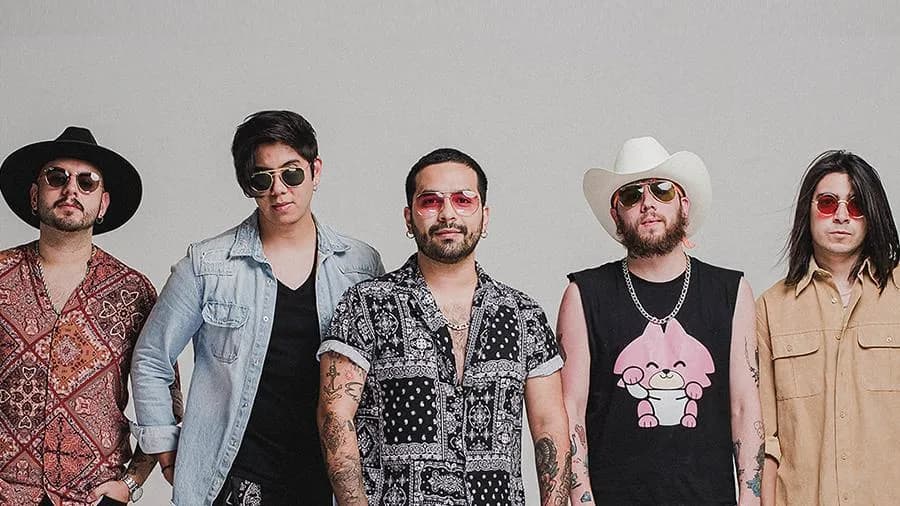 Lola Club celebra 10 años de su primer álbum y prepara encuentro con fans en Puebla