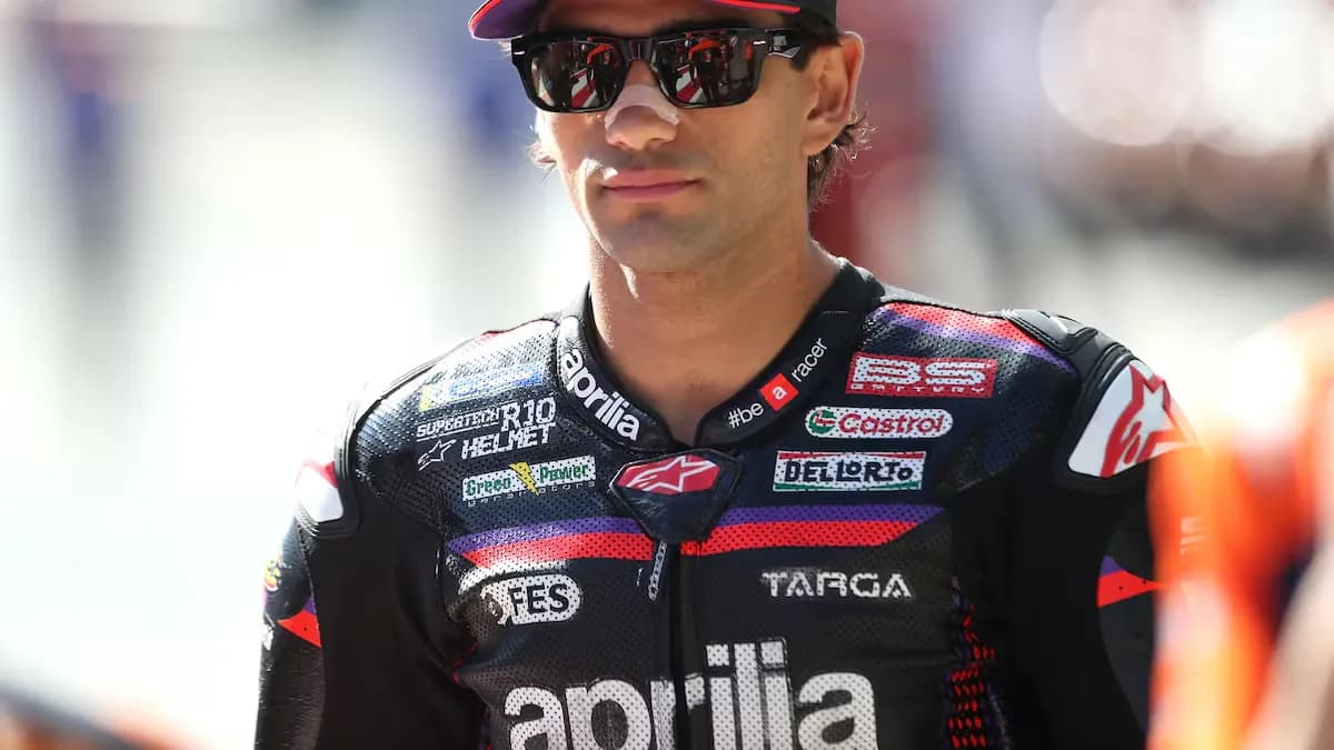 Jorge Martín cae hasta el octavo lugar y remonta para ganar la carrera sprint de Austria