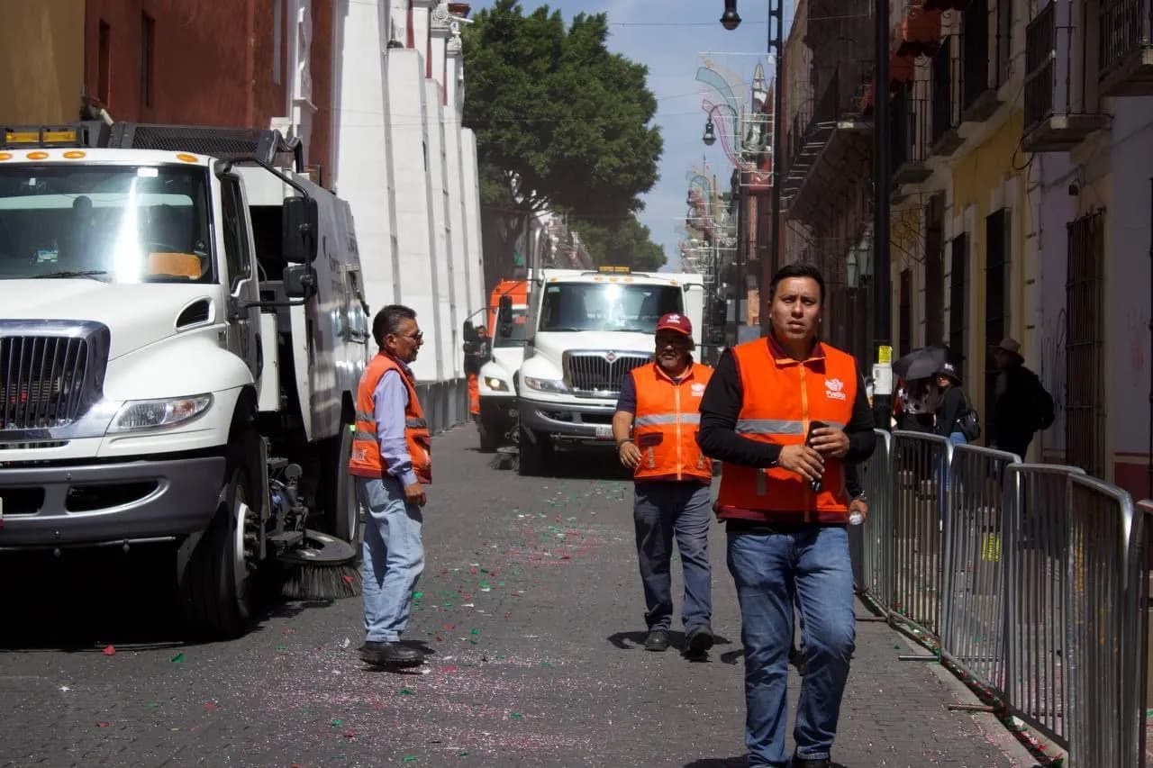 Ayuntamiento de Puebla mantuvo personal de Limpia activo durante el desfile del 16 de septiembre
