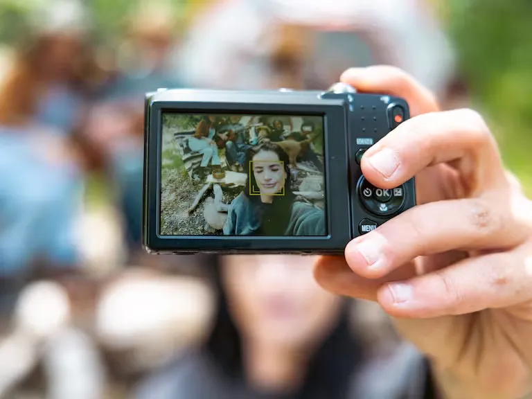 Las cámaras digitales de los 2000 están regresando y la Generación Z tiene mucho que ver
