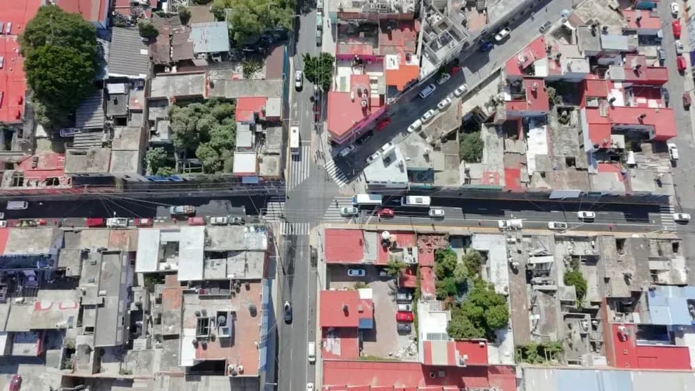 Mejora Ayuntamiento de Puebla la 14 Sur-Norte con Tren Capitalino de Pavimentación