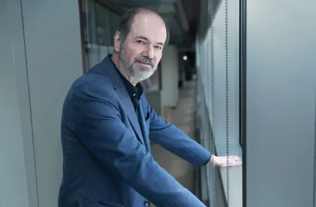 Juan Villoro gana el Premio Carlos Fuentes y recibirá 125 mil dólares