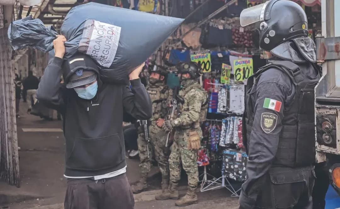 Aseguran más de 9 mil artículos deportivos presuntamente falsificados en Tepito