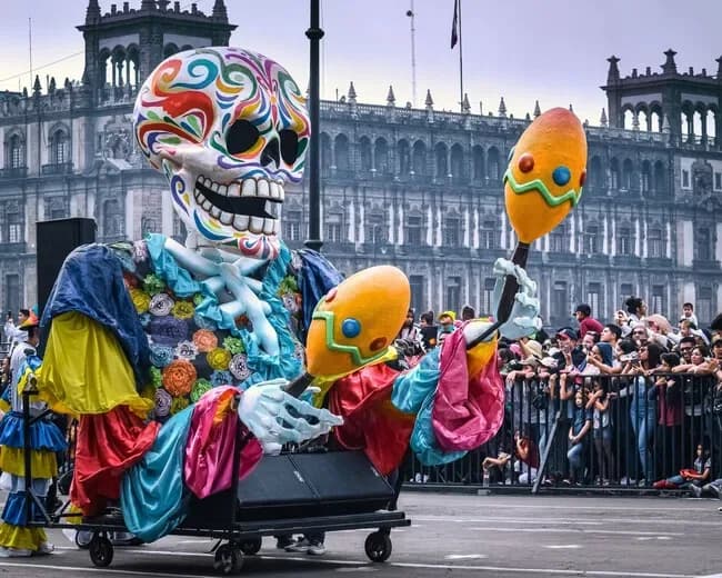 CDMX prepara desfile, ofrenda monumental y actividades gratuitas por Día de Muertos