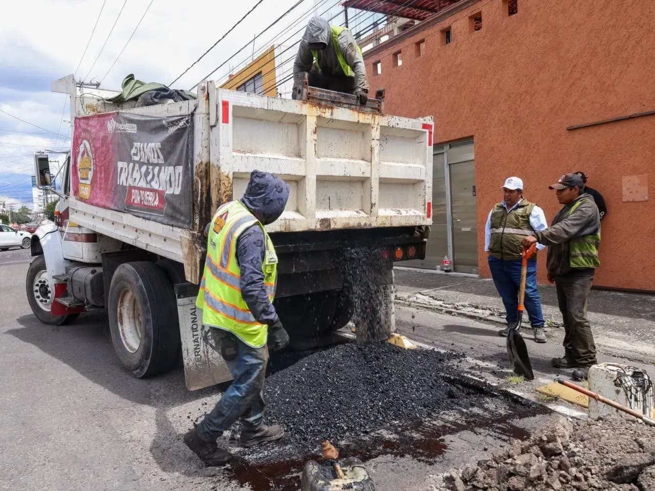 Bacheo en Los Volcanes avanza con trabajos del Ayuntamiento de Puebla