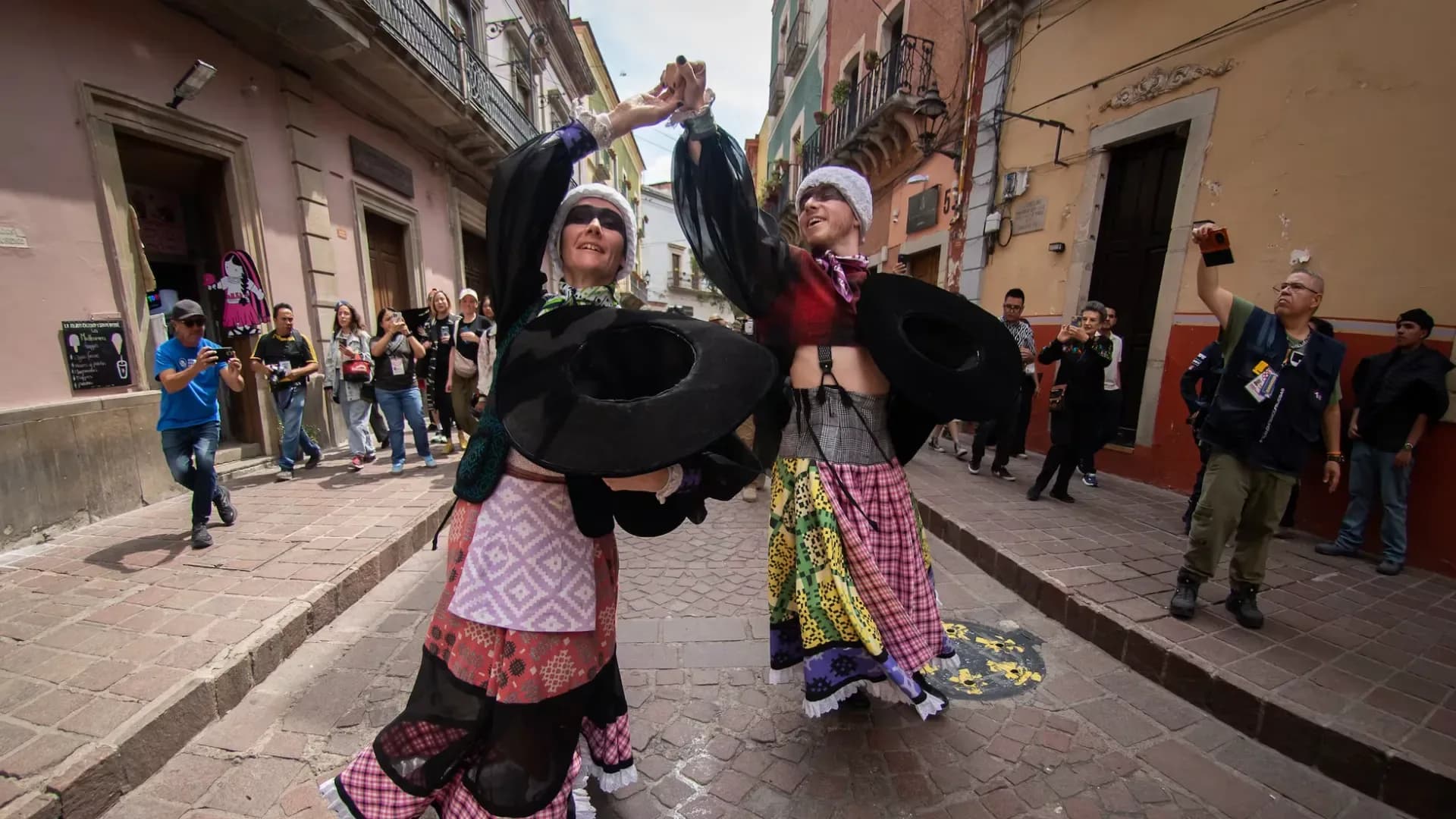 El Cervantino reúne a casi 2 mil 750 artistas, pero Guanajuato registra menos visitantes