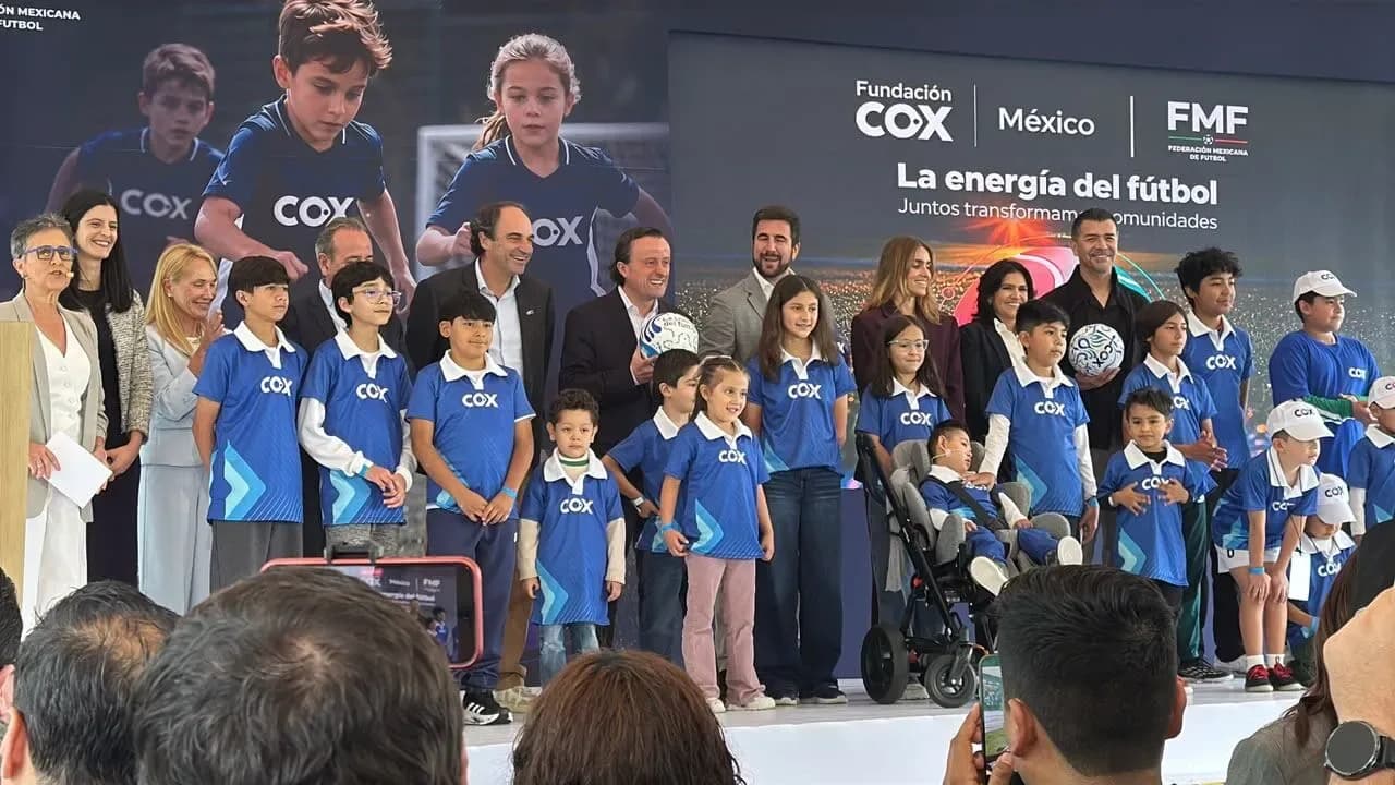 La FMF y Fundación Cox impulsarán la recuperación de 25 canchas comunitarias