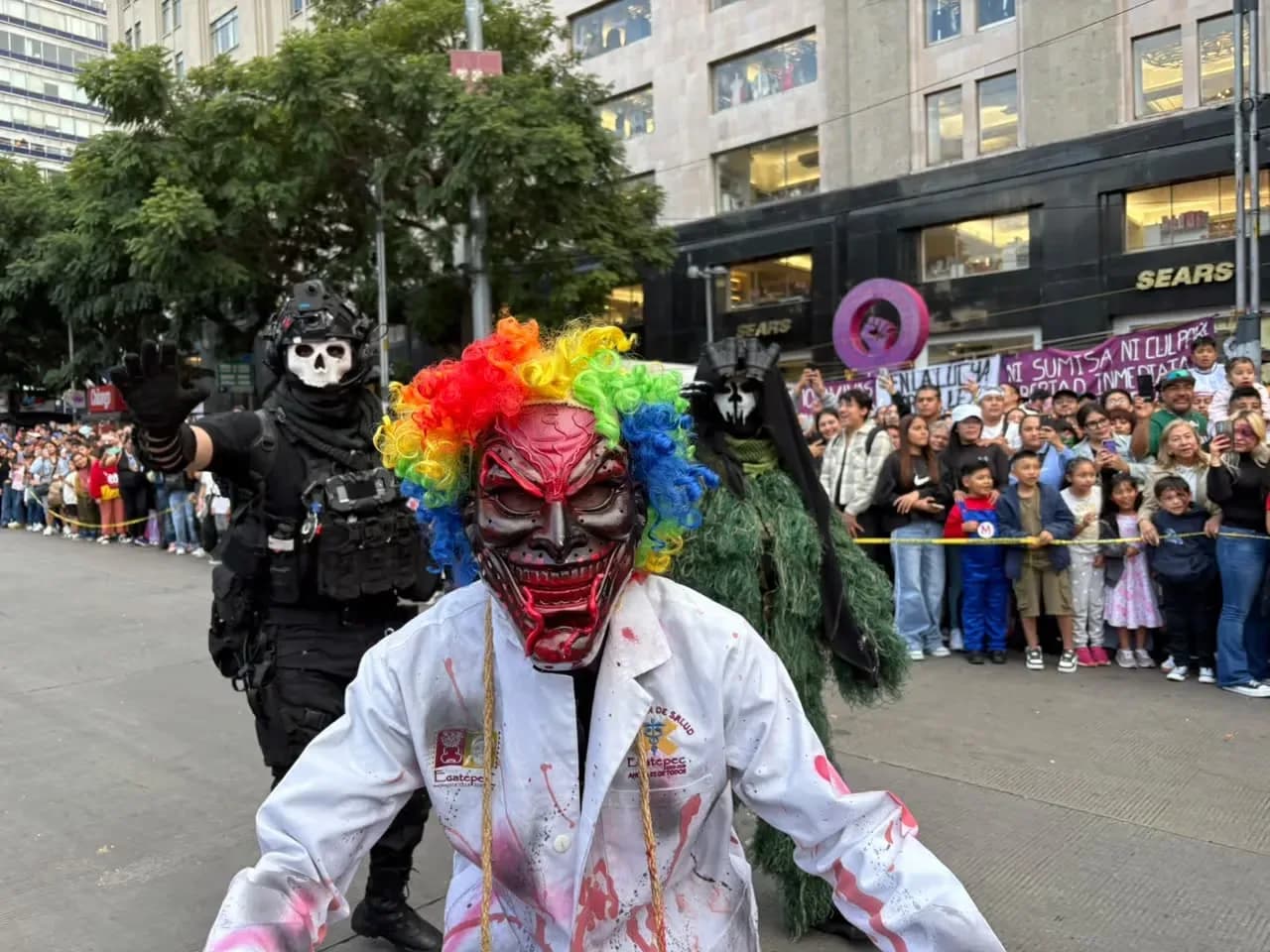 La Marcha Zombie convirtió Reforma en un desfile de terror