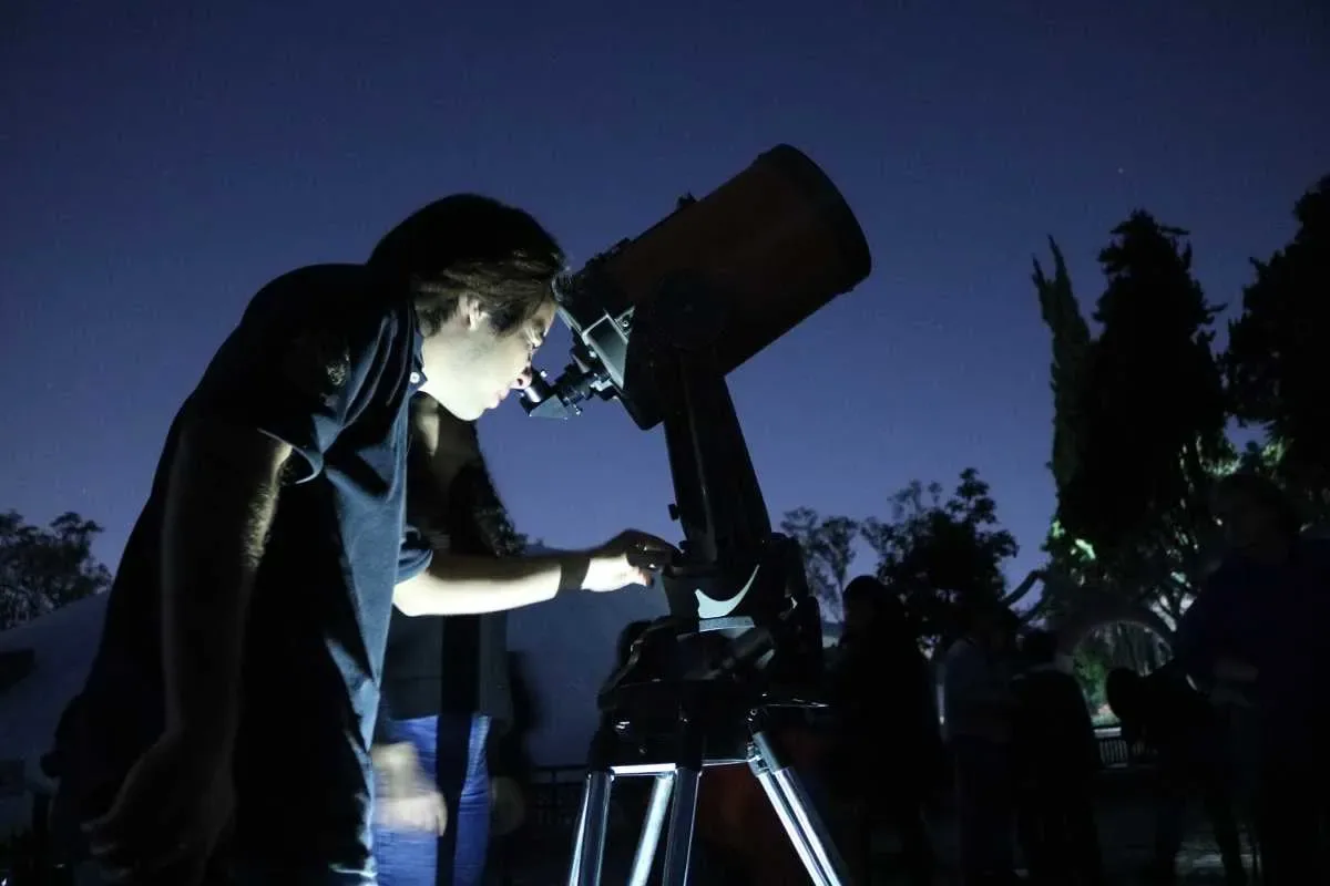 La Noche de Museos tendrá telescopios y música en el Museo de Historia Natural