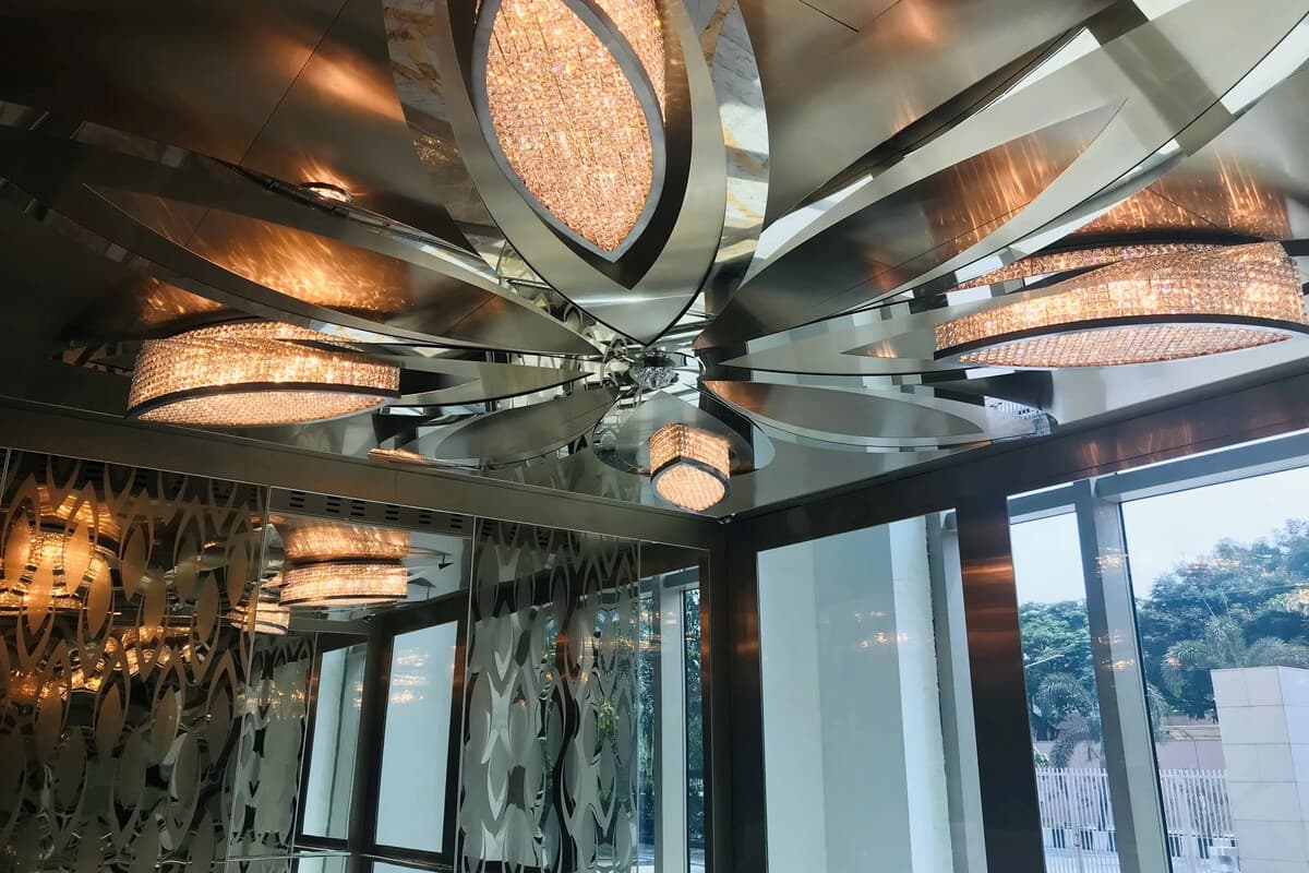 No es un apartamento, pero casi: el ascensor m?s grande del mundo tiene m?s espacio que muchos pisos en Tokio