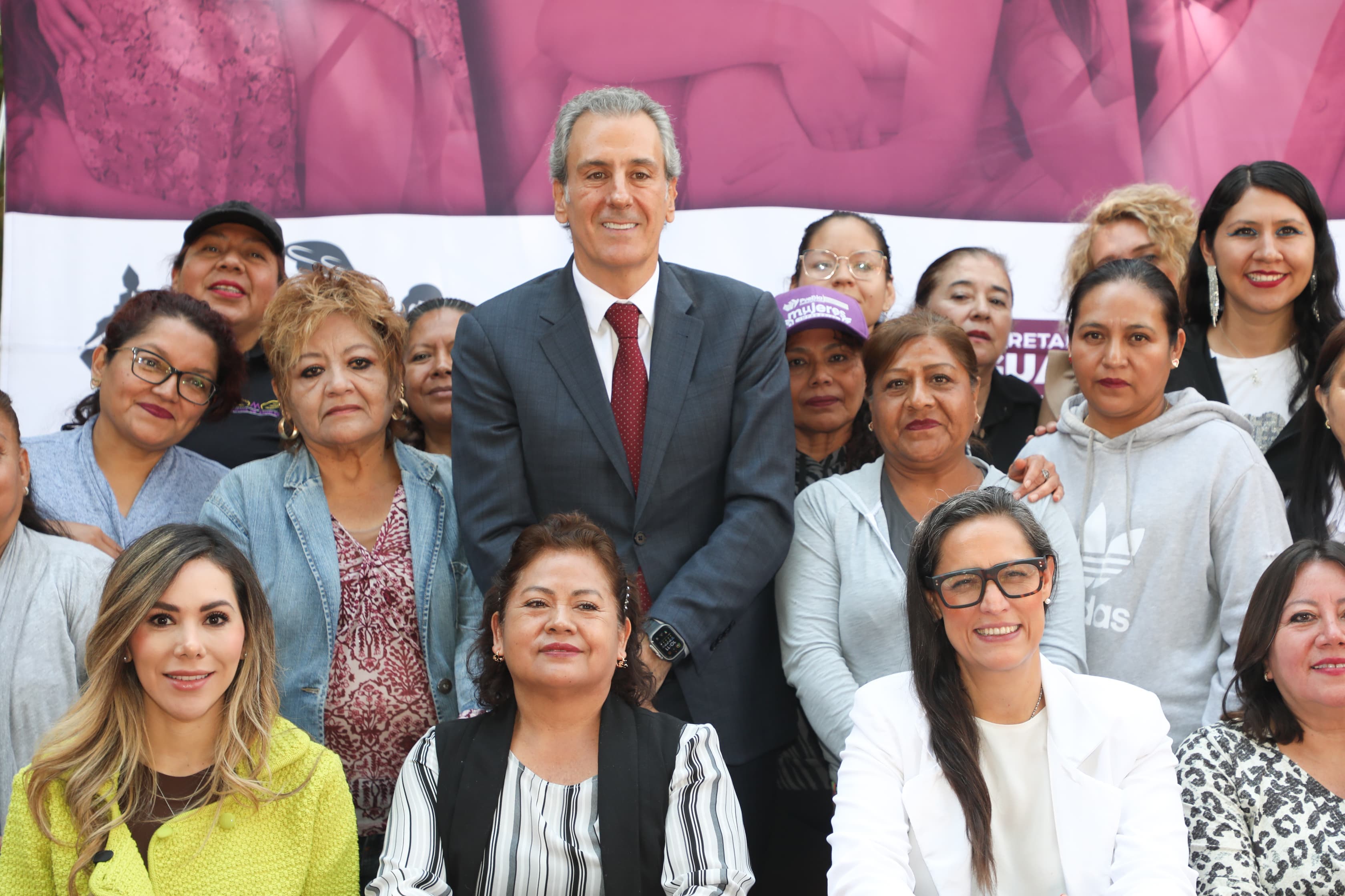 Pepe Chedraui promueve el autocuidado para madres poblanas