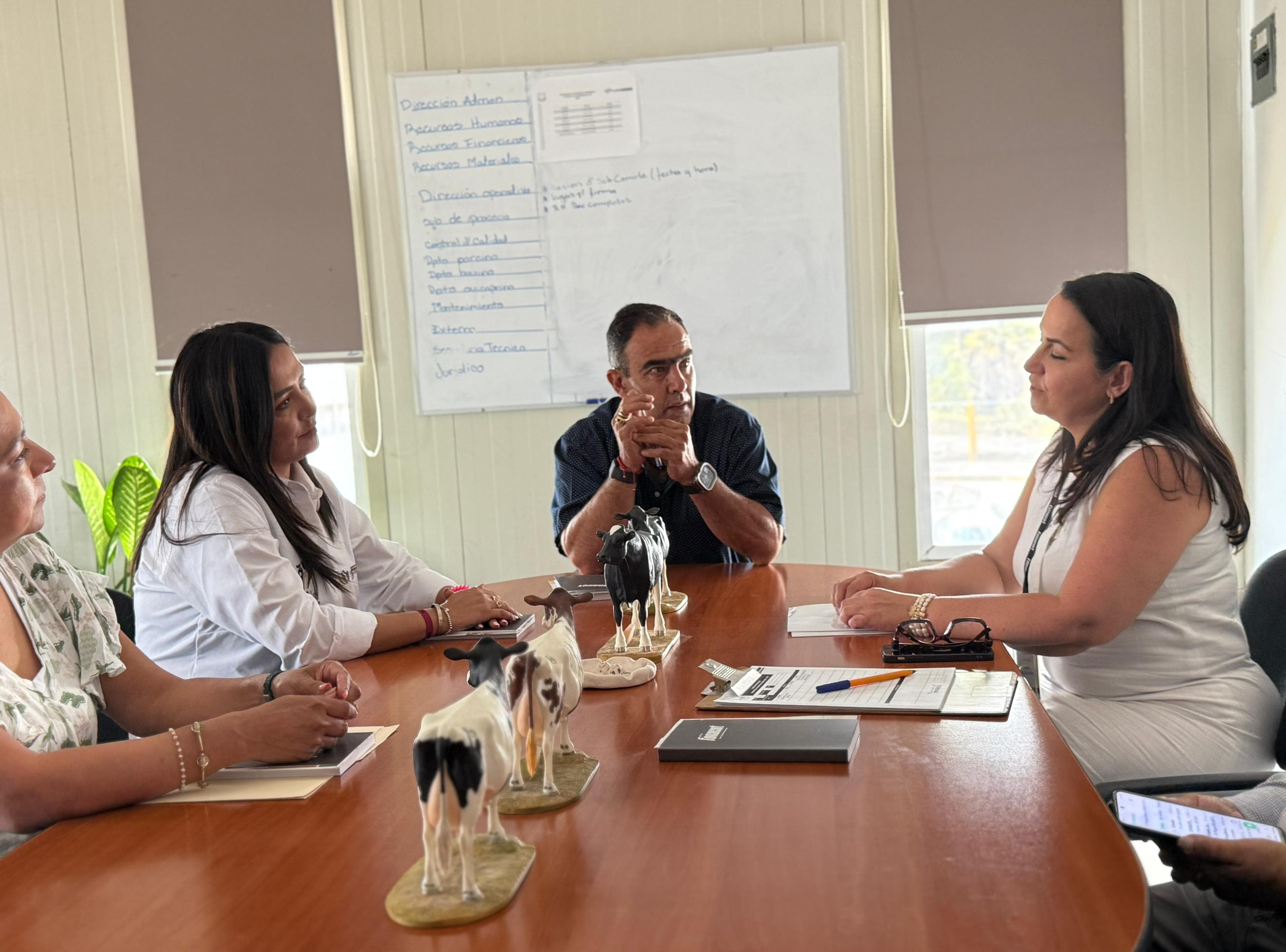 Firman convenio FONACOT e IDAP para afiliar a trabajadoras y trabajadores