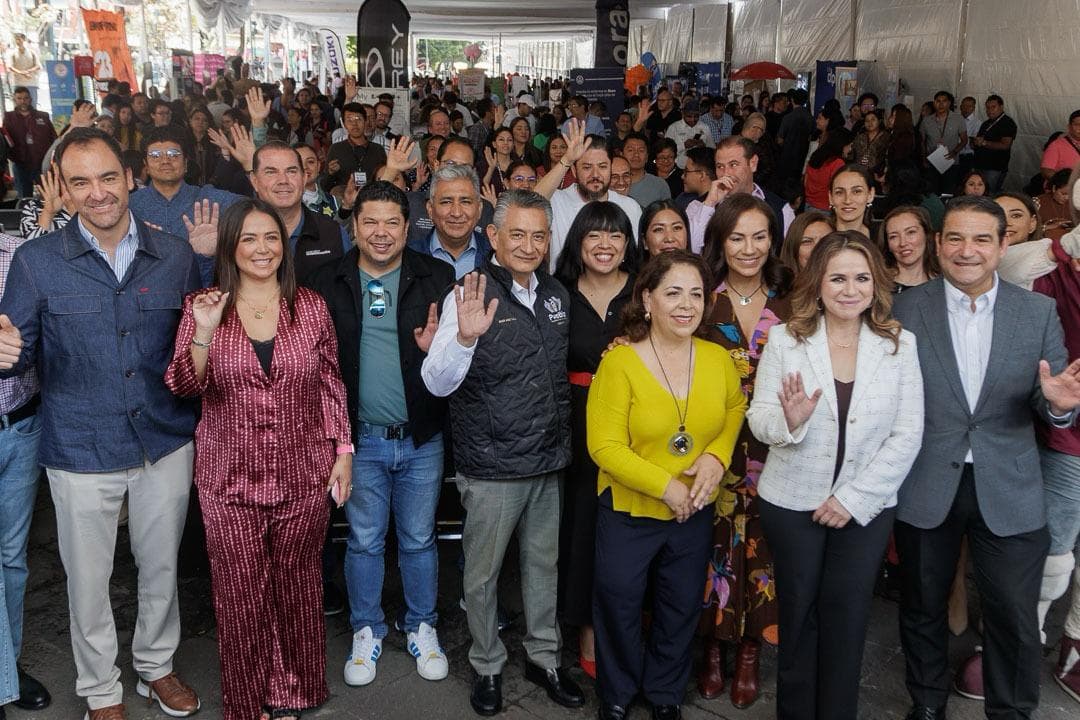 Impulsa Gobierno de la Ciudad beneficios para personas servidoras públicas con Feria de Comercios Imparables 2025