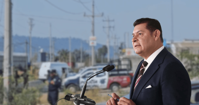 Armenta promete justicia tras asesinato de dos policías en Amozoc