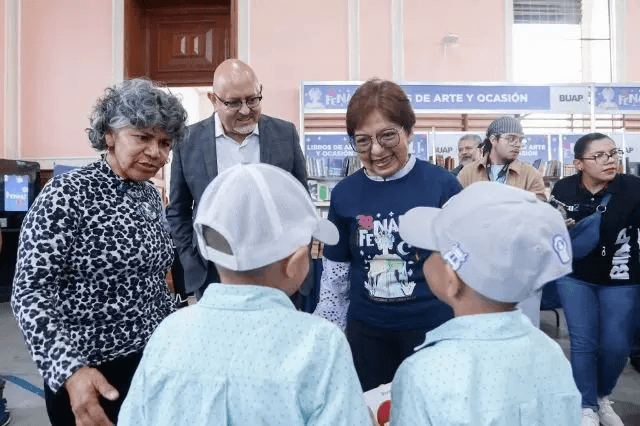 Fenali 2025: rectora BUAP llama a tener amor por los libros físicos